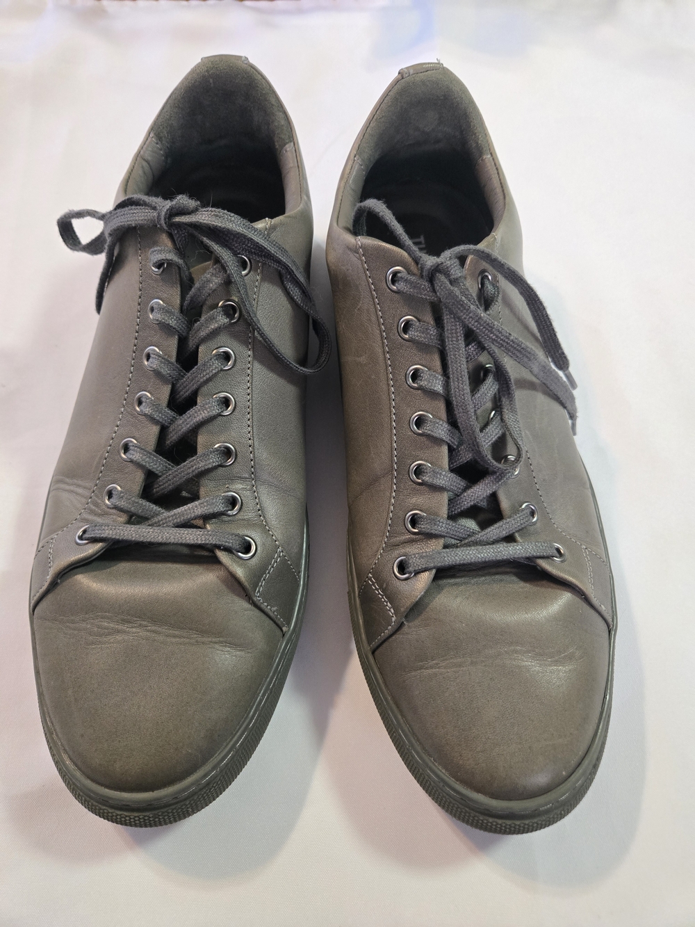 Thursday Men's Casual Gray Lace-Up Low Top Sneakers